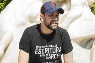 Leo Oyola. “Si sos escritor, tenés que creer en algo superior”