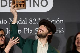 El escritor David Uclés ganó el Premio Nadal con "una carta de amor" a Barcelona