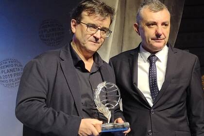 Con una Barcelona agitada por el clima político, la entrega del Premio Planeta fue el único acto que no se suspendió 