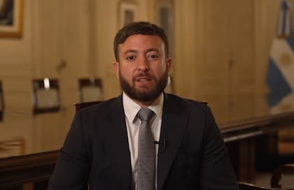 El escritor libertario Agustín Laje