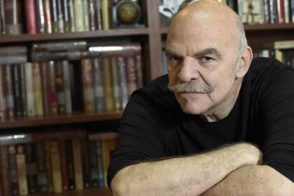 El escritor manifestó que "a veces sirve escaparte de todas las acechanzas"