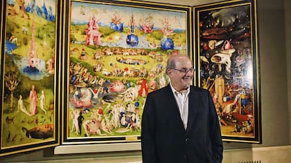 El escritor Salman Rushdie fue uno de los invitados a participar del documental de López Linares