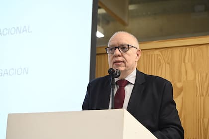 El escritor y columnista de LA NACION, Jorge Fernández Díaz, tituló su disertación: "El peligroso encanto de ser periodista"