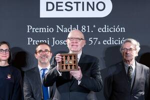 El escritor y periodista Jorge Fernández Díaz ganó el Premio Nadal por su novela "El secreto de Marcial"