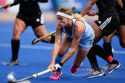 El esfuerzo de Julieta Jankunas, autora de dos goles ante Trinidad y Tobago, en el partido del hockey sobre césped de los Juegos Panamericanos