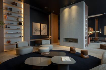 El espacio de estar y comedor creado por PQR con foco en la iluminación ganó el premio Mejor Aplicación de Producto de Atrim. El brillo y la tonalidad del perfil dialogan con el acabado madera, generando elegancia.