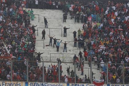 El espacio de la banda del Oeste quedó vacío