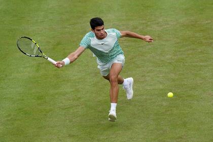 El español Carlos Alcaraz va por una nueva final en Queen's; para alcanzarla necesita vencer al estadounidense Sebastian Korda.