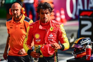 Un viernes agitado: Sainz debe ser operado y Ferrari lo reemplaza con un debutante de 18 años
