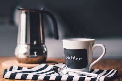 El especialista propone reemplazar el segundo café de la mañana por una alternativa más equilibrada