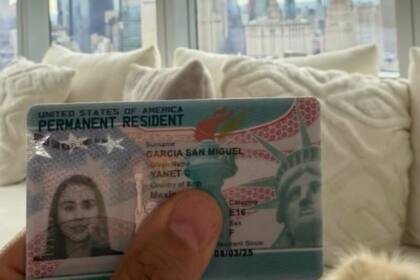El esposo de la migrante iraní afirmó que tiene una green card vigente