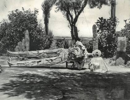 El esqueleto es la recreación de otro que pertenecía a su colección de arte popular