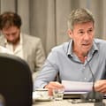 Presentan un proyecto para eliminarlas en forma gradual y devolver al Congreso la potestad de fijarlas