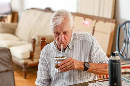 "Él estaba convencido de que caía o caía. Fue inflexible. No transó. No negoció", dice Leandro Illia de su padre