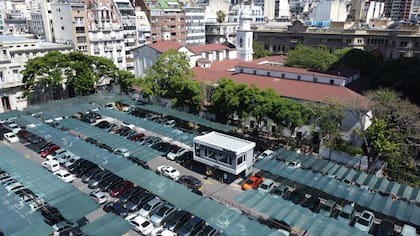 El estacionamiento de la calle Reconquista y la avenida Córdoba, junto al convento Santa Catalina