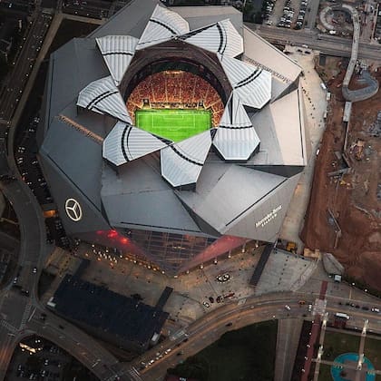 El Estadio Atlanta posee un techo retráctil y una pantalla de video de 360 grados (Instagram/@superstadiums)