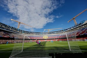 Barcelona, un campeón... del déficit: cómo una máquina de generar ingresos es el club más endeudado de la historia
