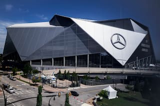 Una prohibición de la FIFA choca con problemas en las estructuras de los estadios del Mundial