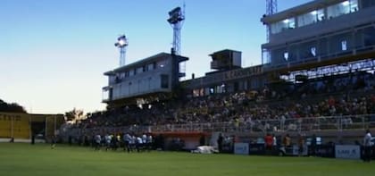 El estadio de Olimpo, sin luces