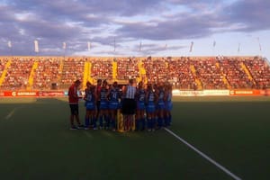 Las Leonas vencieron a Inglaterra en un amistoso en Rosario