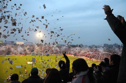 El estadio Monumental José Fierro podría tener su bautismo de fuego en el fútbol continental
