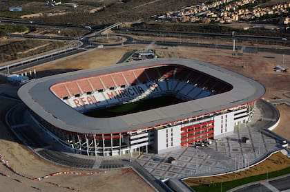 El estadio Nueva Condomina fue inaugurado con un partido entre España y la selección argentina, que finalizó con empate por 1-1