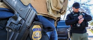 El estado que desafía al ICE y favorece a los migrantes con la firma de su gobernador