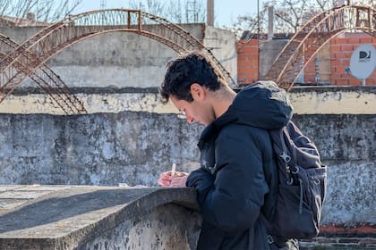 El estadounidense Zachary Rapaport (MIT) trabajando en el Barrio 20