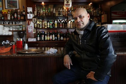 Fabián Casas participará de una entrevista abierta y de una mesa sobre estrategias de escritura. FOTO: Ezequiel Muñoz