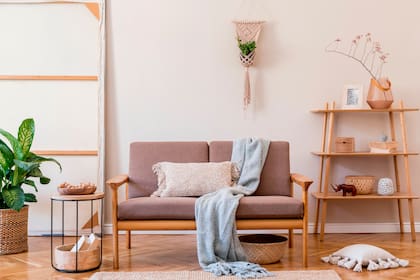 El estilo japandí promueve el uso de tonos claros y materiales naturales.