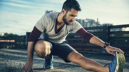 El estiramiento es crucial para reducir el riesgo de que aparezcan calambres cuando hacemos ejercicio