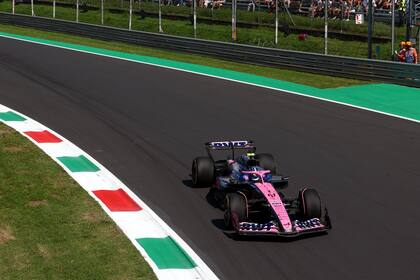 El estonio Paul Aron, con el Alpine de Franco Colapinto en la primera práctica en el circuito de Monza
