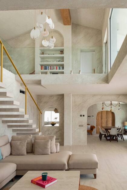 El estuco artesanal en varias texturas fue aplicado a mano.