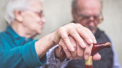 El estudio analizó los registros médicos de más de 40.000 pacientes de entre 65 y 99 años con diagnóstico de demencia entre abril de 2006 y julio de 2015, y los comparó con los de cerca de 300.000 personas sin demencia