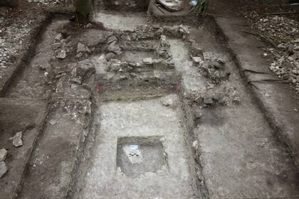 El estudio comenzó con excavaciones en tres reservorios de agua y la toma de muestras del suelo en la ciudad maya de Ucanal, Guatemala (Fuente: Proyecto Arqueológico Ucanal)