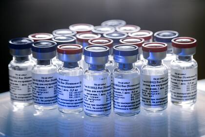 El estudio midió cómo afectó el debate sobre las dosis contra el Covid la confianza en las vacunas en general 