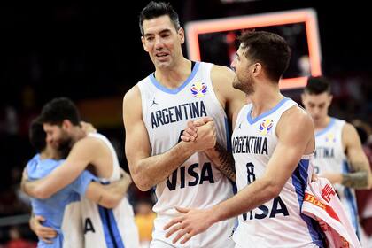 Luis Scola y Nicolas Laprovittola, en el Mundial de basquet de China 2019; Nike viste a los seleccionados de basquet argentinos, a través de su marca Jordan