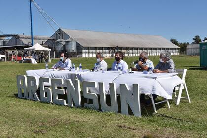 El evento contó con la participación del Secretario de Producción de la Municipalidad de Luján, Daniel Lanzón; el presidente de Argensun, Fernando Diaz Colodrero, los directores Pablo Diaz Colodrero, Javier Gomez Carrillo, y Javier Diaz Colodrero; su gerente general, Pablo Tamburo y el secretario gremial del Sindicato de trabajadores de la Industria de la Alimentación, Daniel Antonio Leo