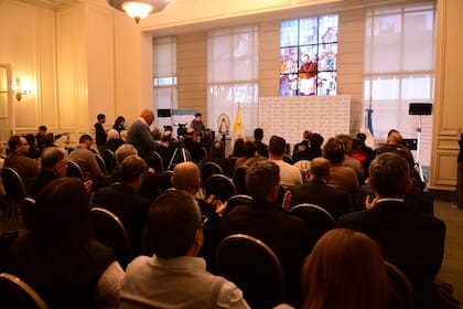 El evento fue transmitido en vivo a través del canal oficial de YouTube de la Conferencia