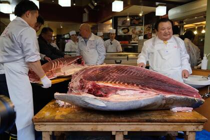 El evento sabatino fue la primera subasta del año nuevo en el mercado de Toyosu