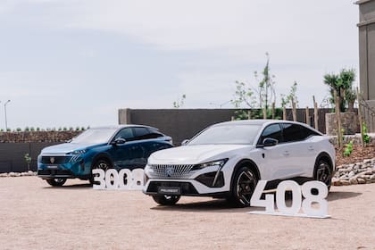 El evento también incluyó los recientes lanzamientos: Peugeot 3008 y 5008.