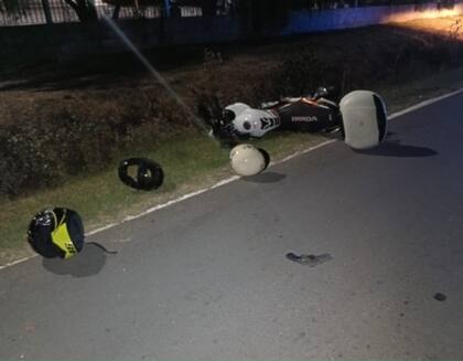 El ex agente fue interceptado por cuatro motochorros armados mientras circulaba en su moto Honda Twister 250cc junto a su pareja.