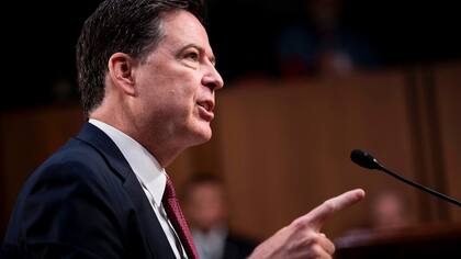 El exdirector del FBI James Comey