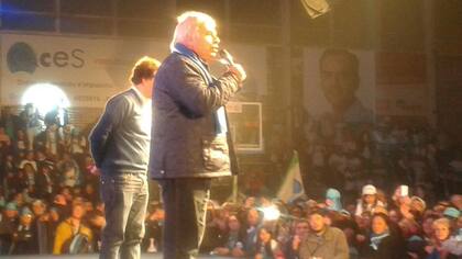 El ex gobernador José Manuel de la Sota y el actual, Juan Schiaretti recibieron las felicitaciones de Sergio Massa y de Juan José Gioja