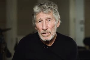 Roger Waters volvió a expresarse contra Israel, acusó al país de propagar “mentiras sucias” y tuvo un extraño comportamiento