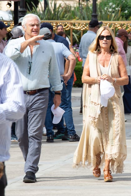 El ex polista Horacio Laprida llegó con su mujer, la trilliza María Eugenia