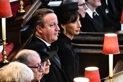 El ex primer ministro británico David Cameron y su esposa Samantha Cameron