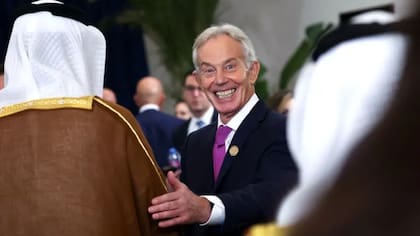 El ex primer ministro británico Tony Blair participó en la cumbre de paz de Egipto y se espera que tenga un papel en el futuro de Gaza