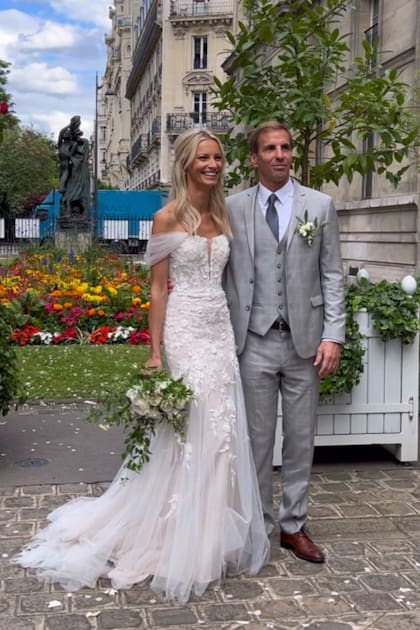 El ex Puma y la arquitecta de interiores, minutos antes de partir para la fiesta.