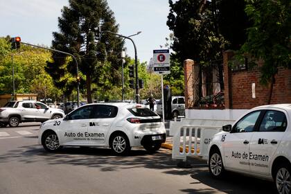 El examen práctico para obtener la licencia de conducir es en la calle, en un circuito predeterminado